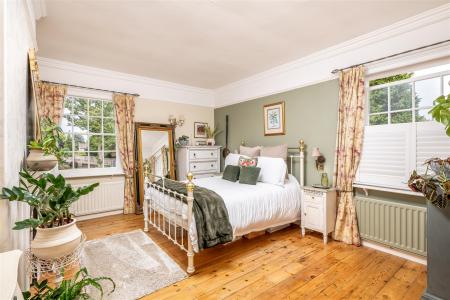 250826 - 1 Chuch Lane, Eaton Bray - 23.jpg