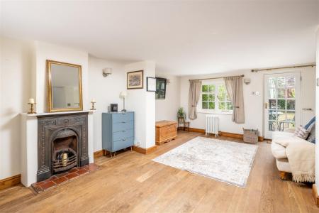250826 - 1 Chuch Lane, Eaton Bray - 69.jpg