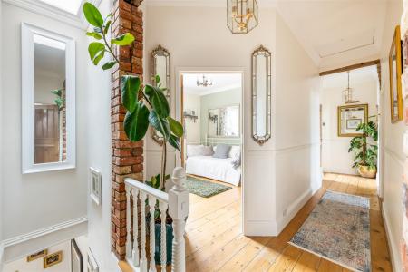 250826 - 1 Chuch Lane, Eaton Bray - 22.jpg