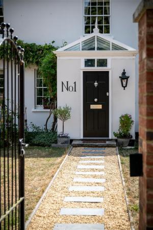250826 - 1 Chuch Lane, Eaton Bray - 62.jpg