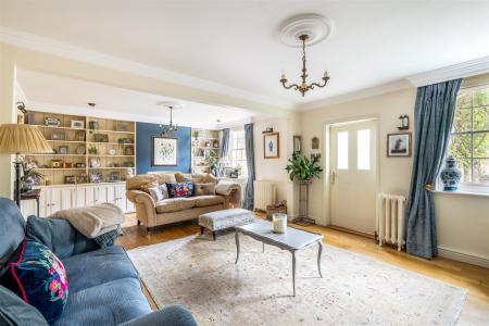 250826 - 1 Chuch Lane, Eaton Bray - 07.jpg