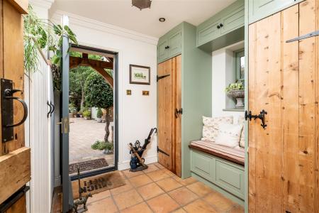 250826 - 1 Chuch Lane, Eaton Bray - 20.jpg