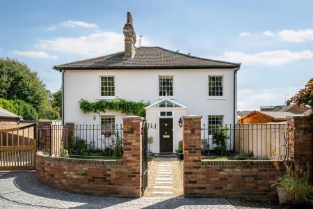 250826 - 1 Chuch Lane, Eaton Bray - 05.jpg