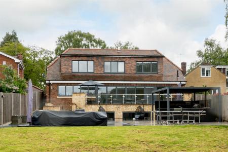 30-Hollywell-Rear-shot-.jpg