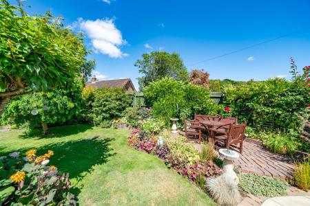 57-Hillfield-Road-43.jpg