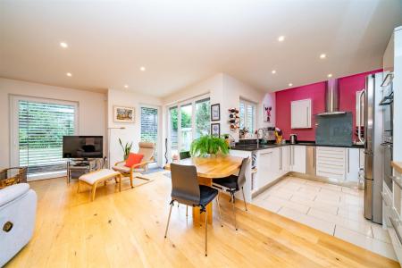 The-Loft,-61a-Belswains-Lane-21.jpg