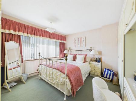 CAM03736G0-PR0192-STILL009.jpg
