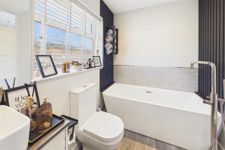 CAM03736G0-PR0301-STILL005.jpg