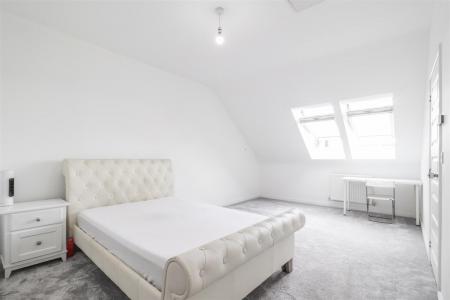 6 Brambling Avenue-9.jpg