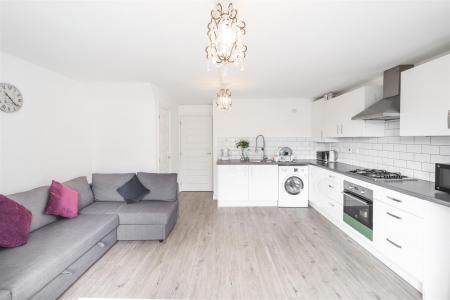 6 Brambling Avenue-24.jpg