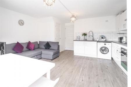 6 Brambling Avenue-25.jpg