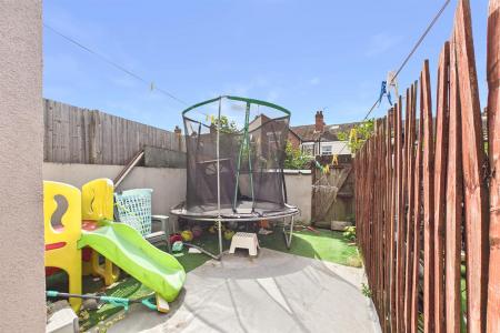 CAM03736G0-PR0266-STILL007.jpg