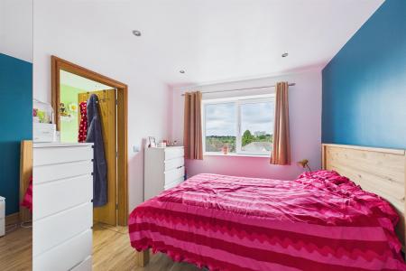 CAM03736G0-PR0281-STILL005.jpg