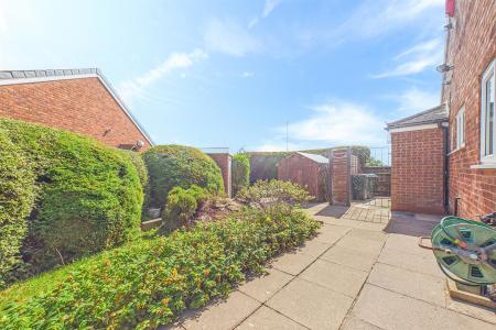 CAM03736G0-PR0298-STILL012-2side.jpg