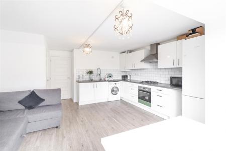 6 Brambling Avenue-22.jpg