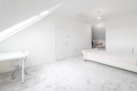 6 Brambling Avenue-11.jpg