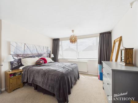CAM02773G0-PR0317-ST