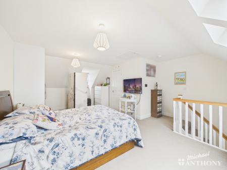 CAM02773G0-PR0367-ST