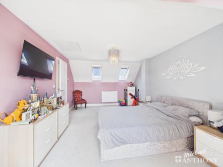 CAM02773G0-PR0425-ST