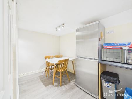 CAM02773G0-PR0444-ST