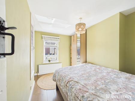 CAM02773G0-PR0472-ST