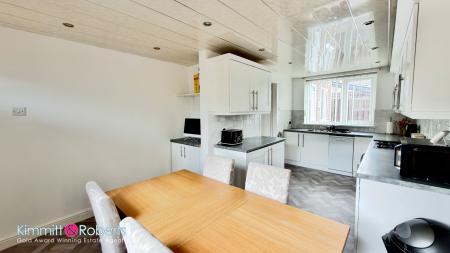 Media image 04