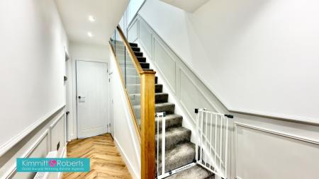 Media image 02