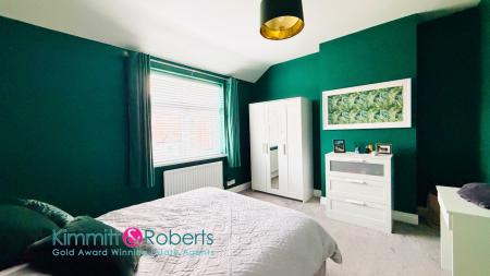 Media image 08