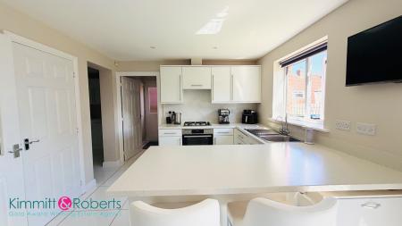 Media image 03