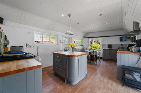 Kitchen/Breakfast Rm