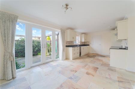 Kitchen/Breakfast Rm