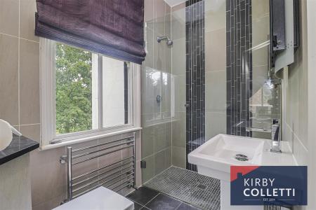 EN SUITE SHOWER ROOM TO MASTER BEDROOM