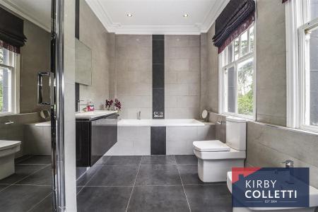 EN SUITE BATHROOM TO BEDROOM THREE