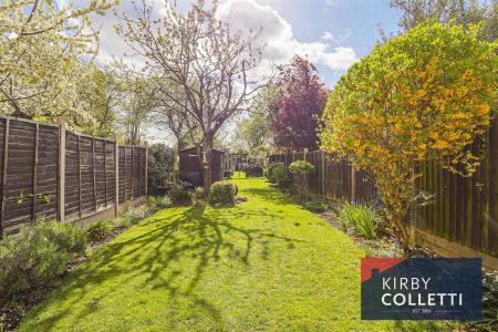 143ft SOUTH FACING REAR GARDEN