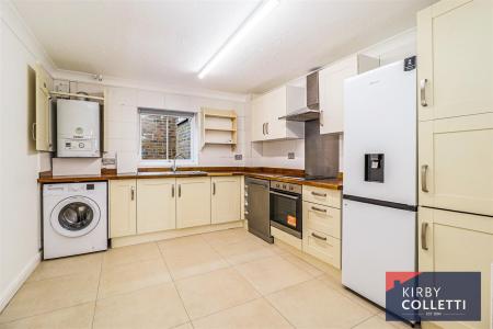 KITCHEN/BREAKFAST ROOM