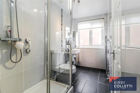 EN SUITE SHOWER ROOM TO BEDROOM ONE