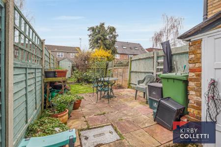 SOUTH FACING REAR GARDEN