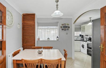 KITCHEN/BREAKFAST ROOM