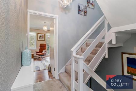 FIRST FLOOR LANDING