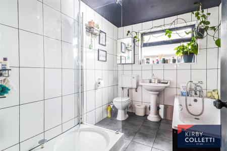 BATH/SHOWER ROOM