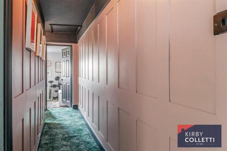 FIRST FLOOR LANDING