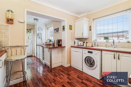 KITCHEN/BREAKFAST ROOM