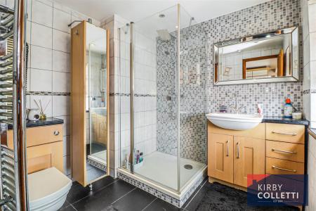 EN SUITE SHOWER ROOM TO BEDROOM ONE