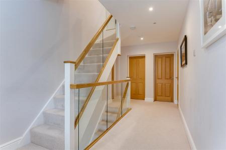 FIRST FLOOR LANDING