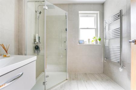 EN SUITE BEDROOM 2