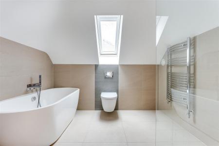 TOP FLOOR BATHROOM