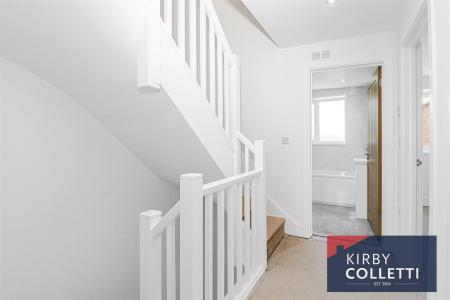 FIRST FLOOR LANDING
