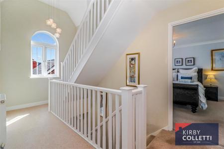 FIRST FLOOR LANDING