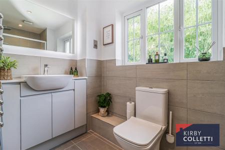 EN SUITE SHOWER ROOM TO BEDROOM ONE