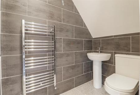 EN SUITE TO BEDROOM ONE
